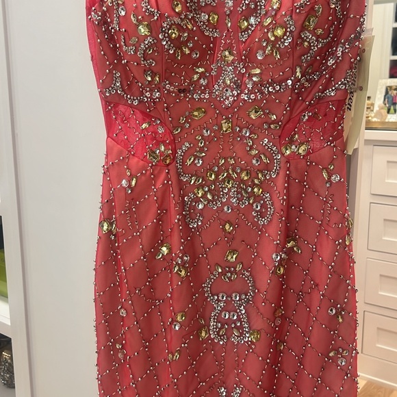 Formal red dress - Picture 6 of 8